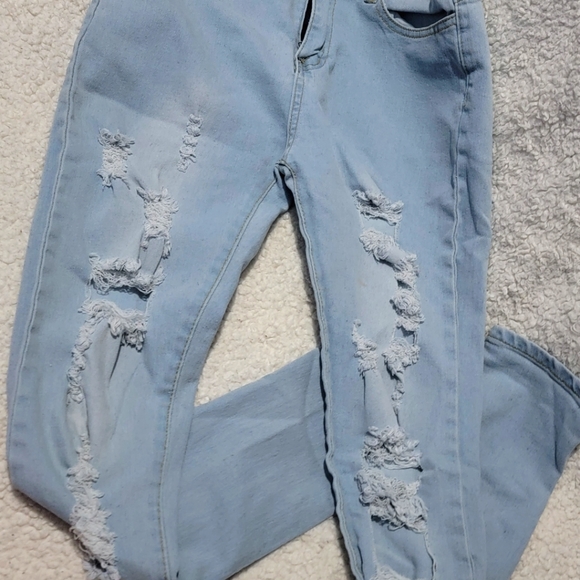 Hi rise, Light blue wash, Distressed skinnies, Size S. NO stains Excellent condi - Picture 12 of 15